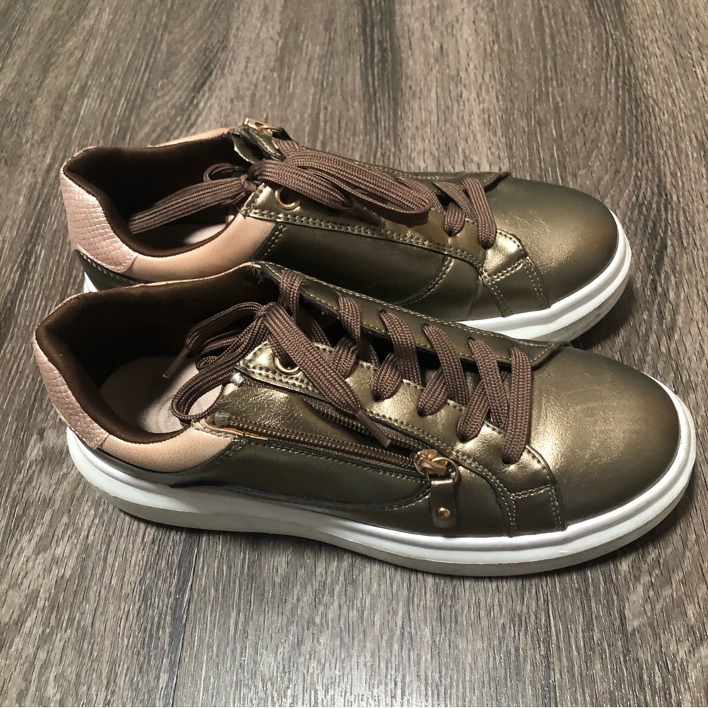 C Guimarães Sneakers - Side Zipper & White Platform Sole - Women's EU 38 US 7.5 - Picture 2 of 10